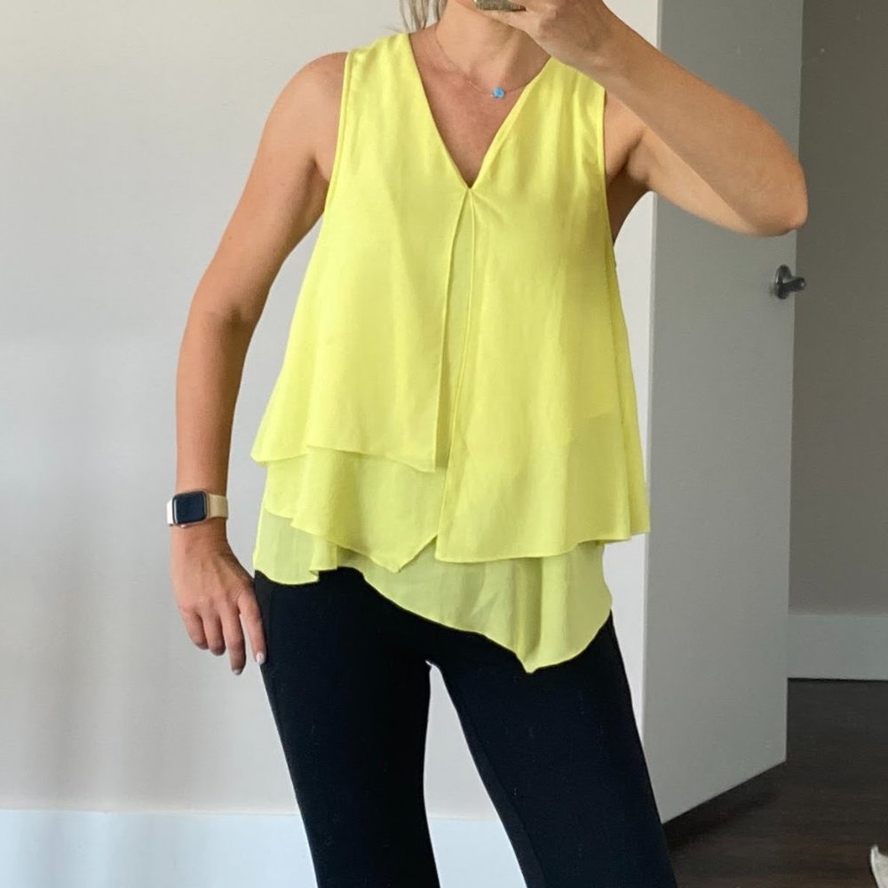 Yellow Flowing Top sz 6